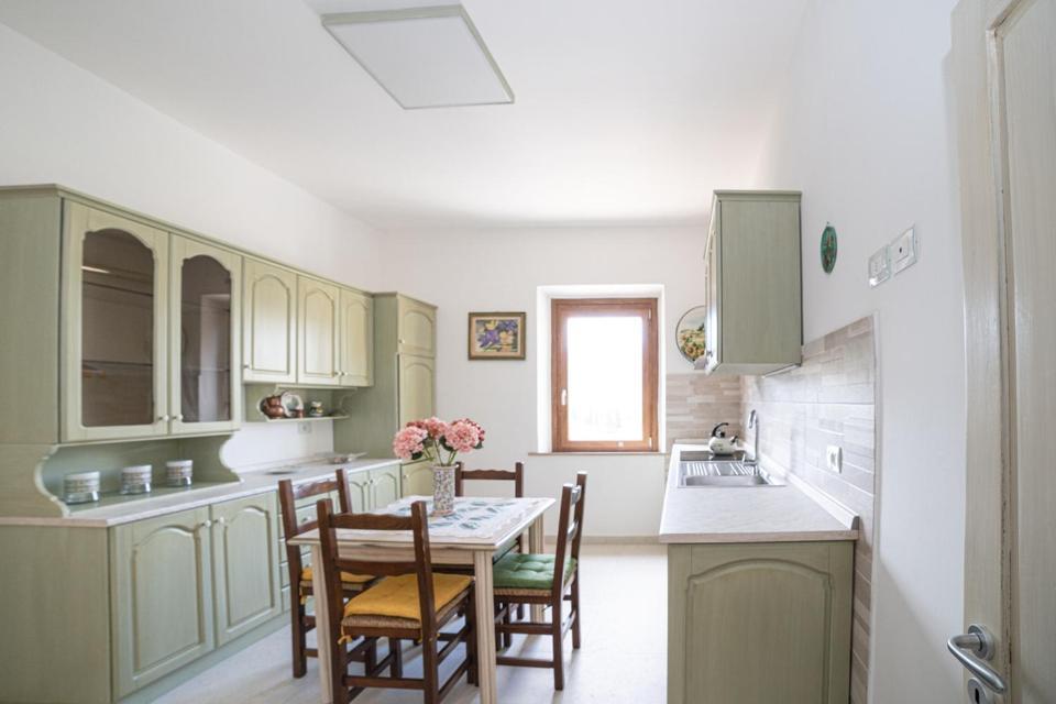 Apartamento La Casa Degli Dei San Gimignano Exterior foto